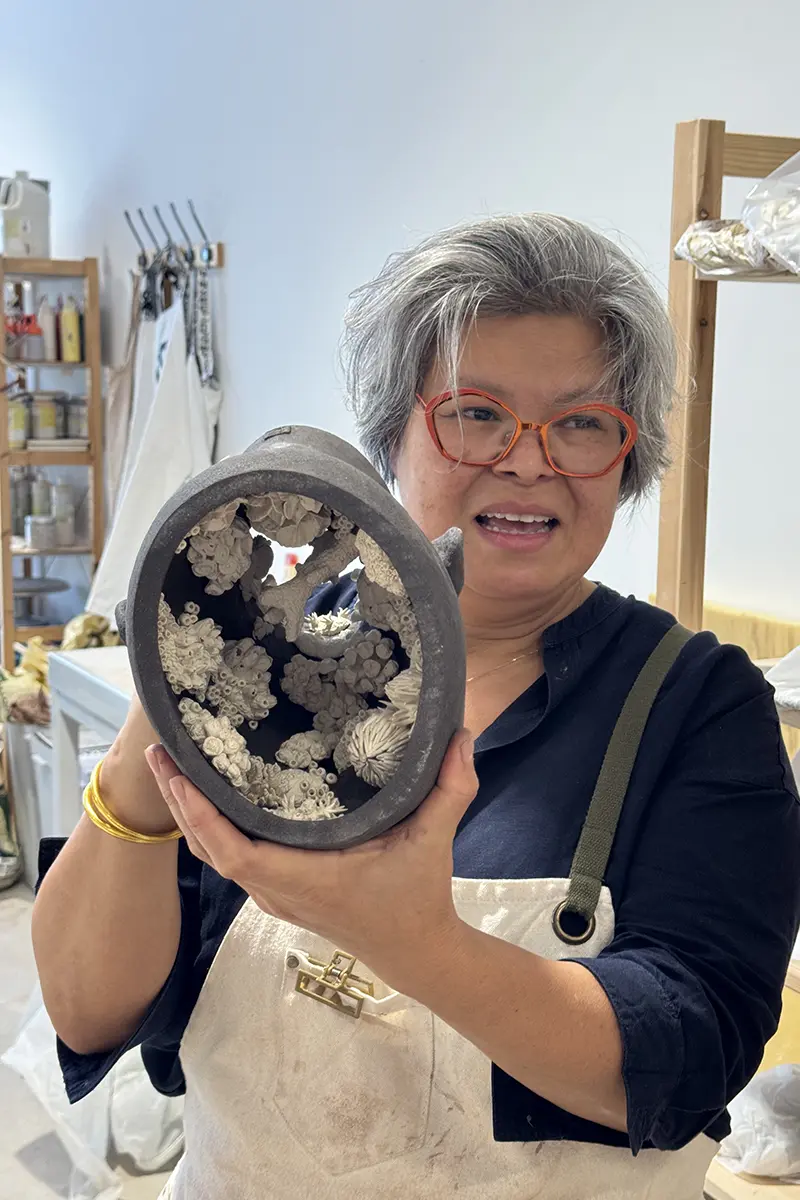 Meeting the artist Anne‑Marie La Croix‑Raffy with her ceramic work